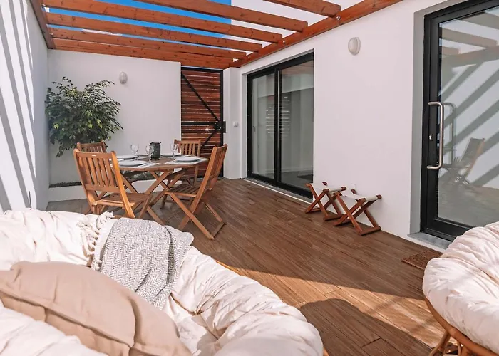 9 Villa Furnas (Azores)